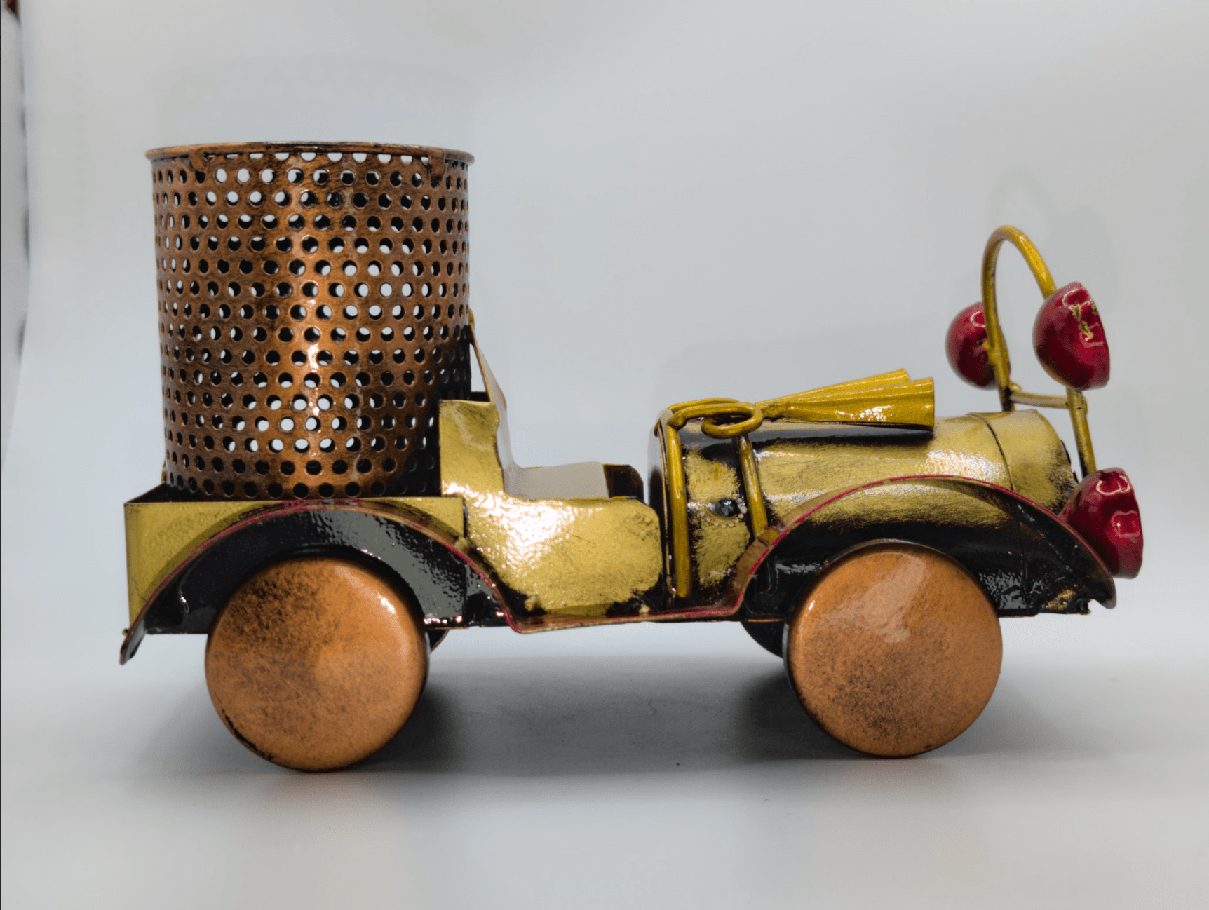 The Heritage Roadster Pen Stand - The Ganges Store