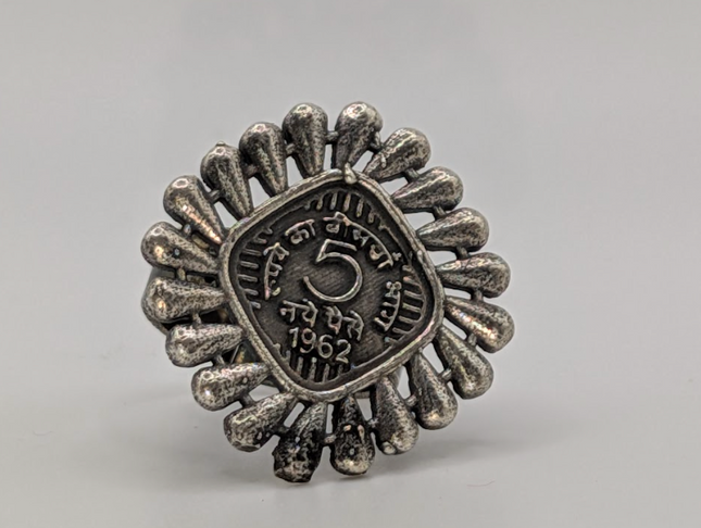 Quirky 5 'Paisa' Statement Ring