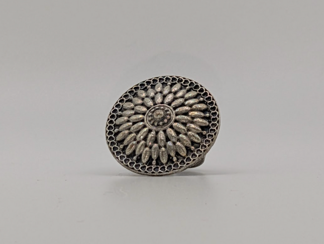 Chic Modern Statement Ring – Design